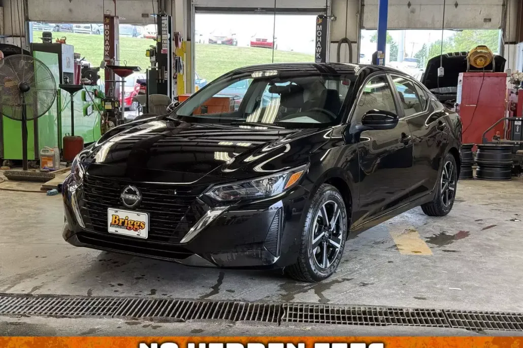 2024 Nissan Sentra SV photo 1