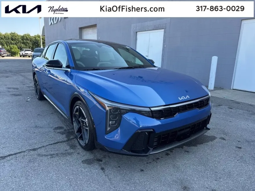 2025 Kia K4 GT-Line photo 1