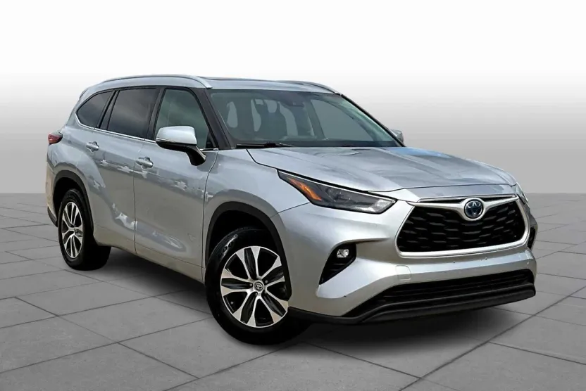 2022 Toyota Highlander Hybrid XLE photo 1
