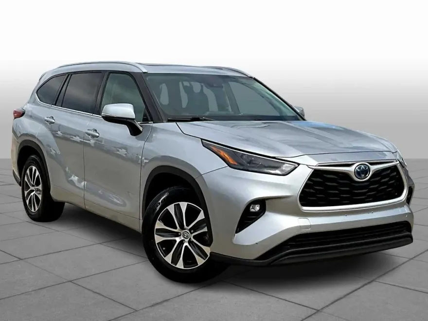 2022 Toyota Highlander Hybrid XLE photo 1
