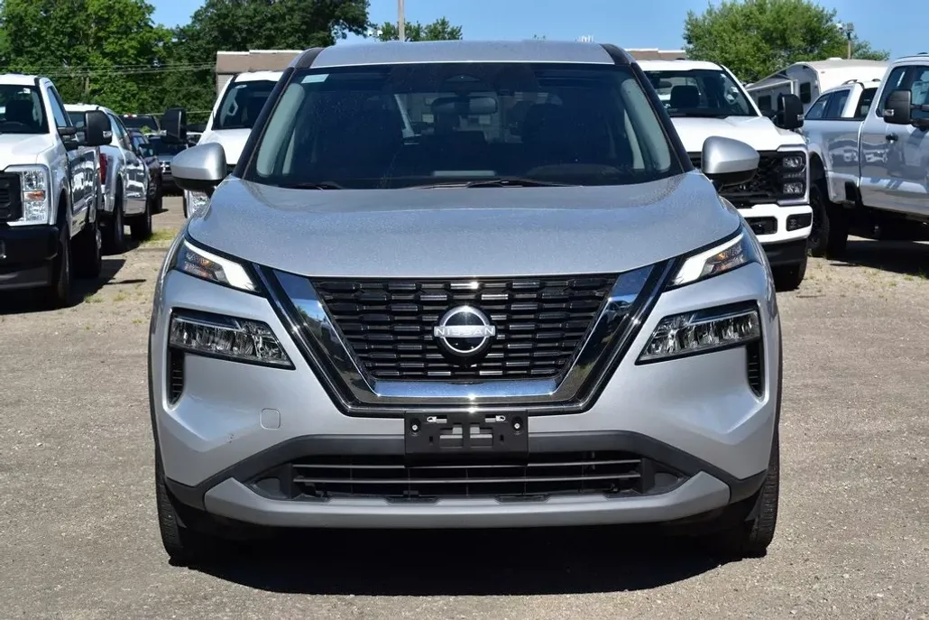 2023 Nissan Rogue SV photo 1