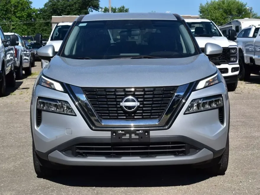 2023 Nissan Rogue SV photo 1