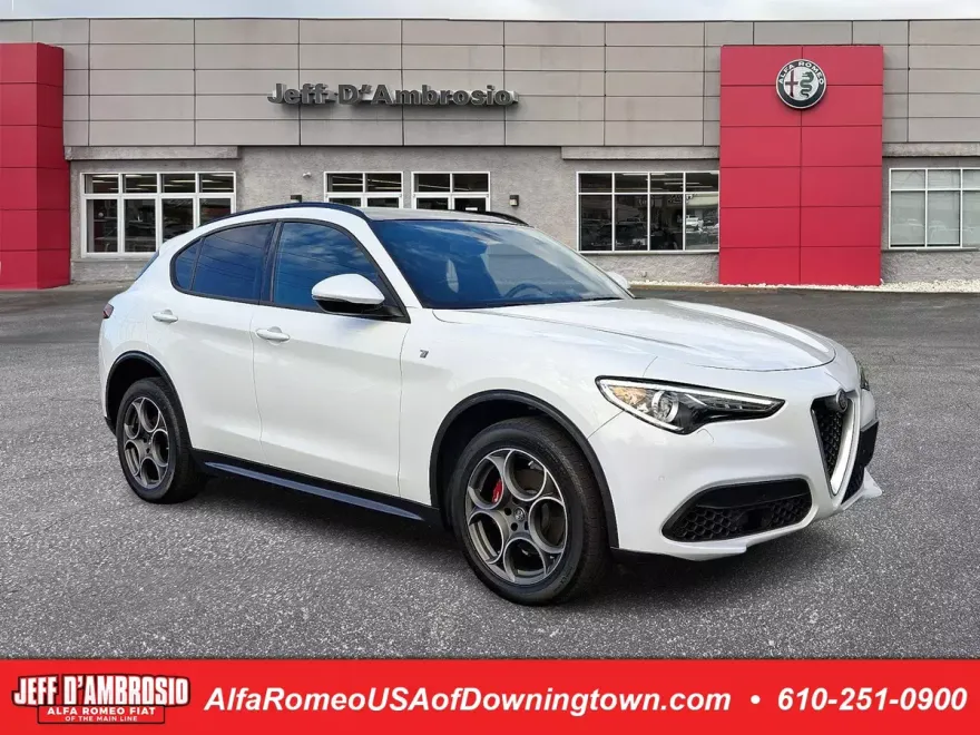 2022 Alfa Romeo Stelvio Ti photo 1