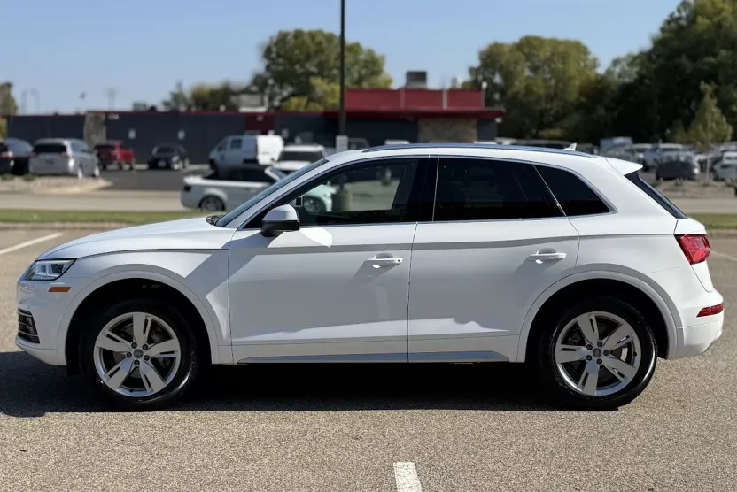 2019 Audi Q5 2.0T Premium Plus photo 1