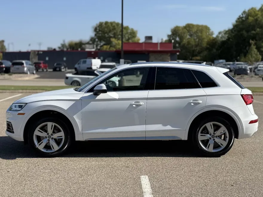 2019 Audi Q5 2.0T Premium Plus photo 1