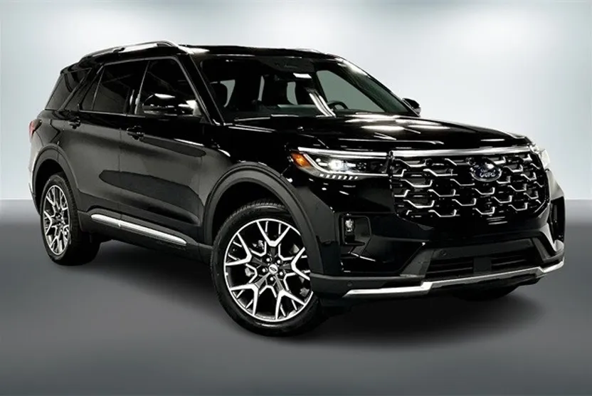 2025 Ford Explorer Platinum photo 1