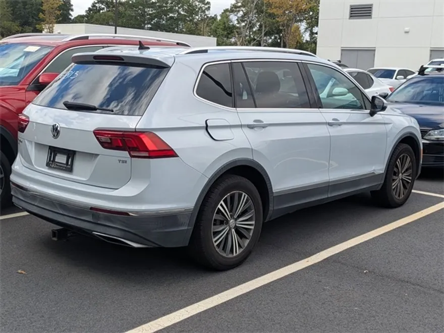 2018 Volkswagen Tiguan SEL photo 1