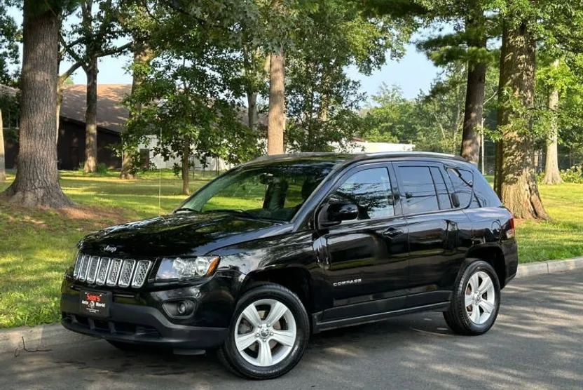 2014 Jeep Compass Latitude photo 1