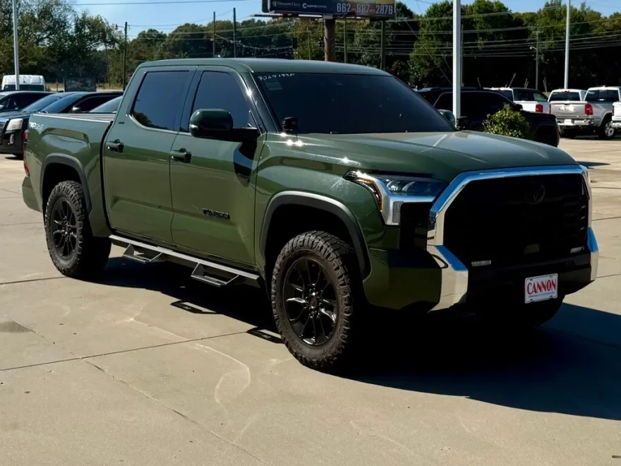 2022 Toyota Tundra SR5 photo 1