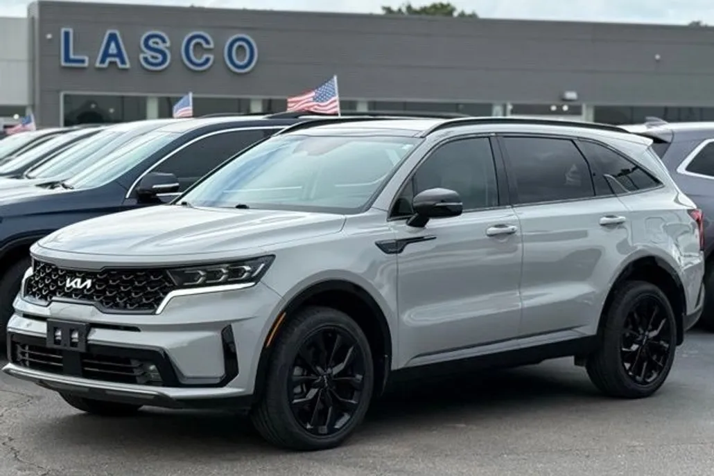 2022 Kia Sorento SX photo 1