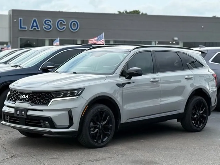2022 Kia Sorento SX photo 1