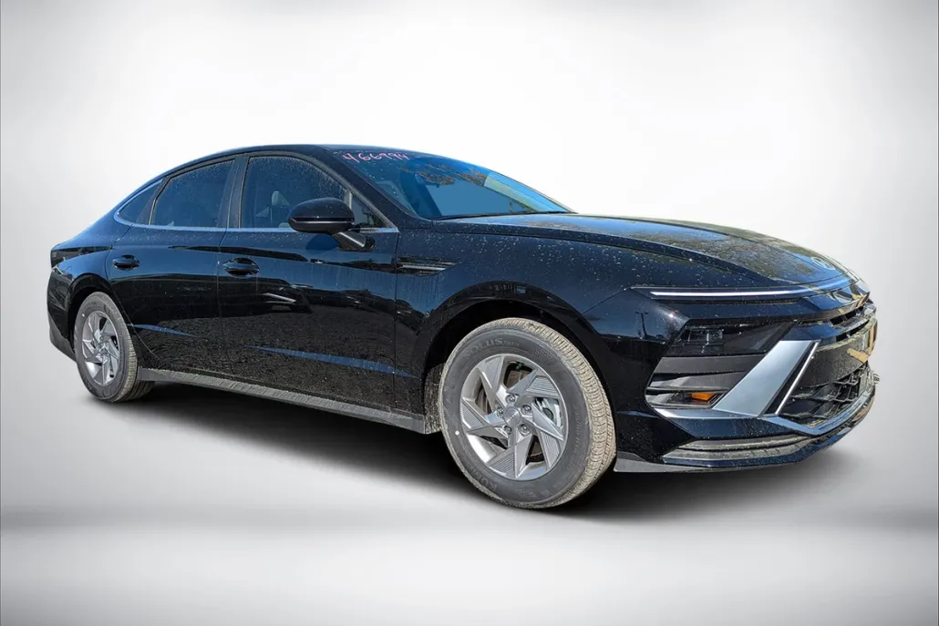 2025 Hyundai Sonata SE photo 1