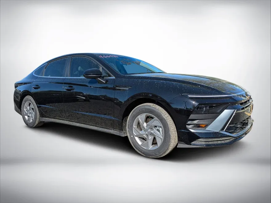 2025 Hyundai Sonata SE photo 1