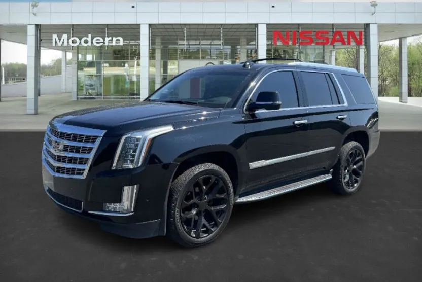 2017 Cadillac Escalade Luxury photo 1