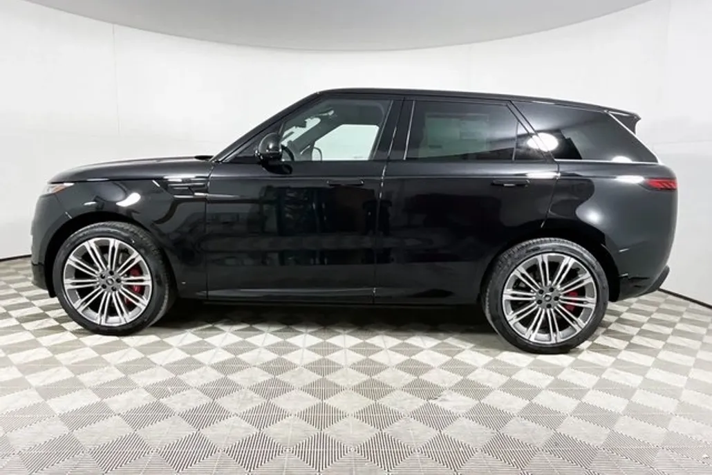 2025 Land Rover Range Rover Sport SE photo 1