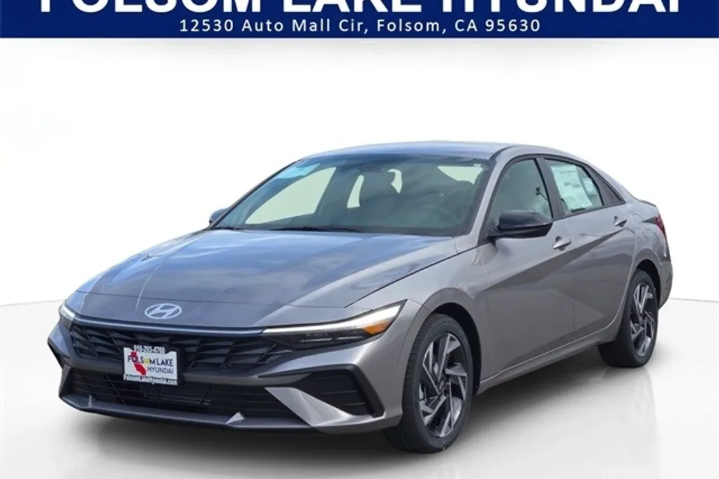 2025 Hyundai Elantra SEL Sport photo 1