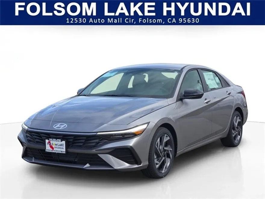2025 Hyundai Elantra SEL Sport photo 1