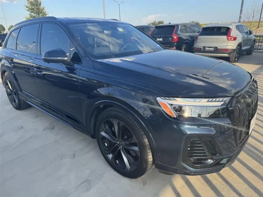 2025 Audi Q7 Prestige photo 1