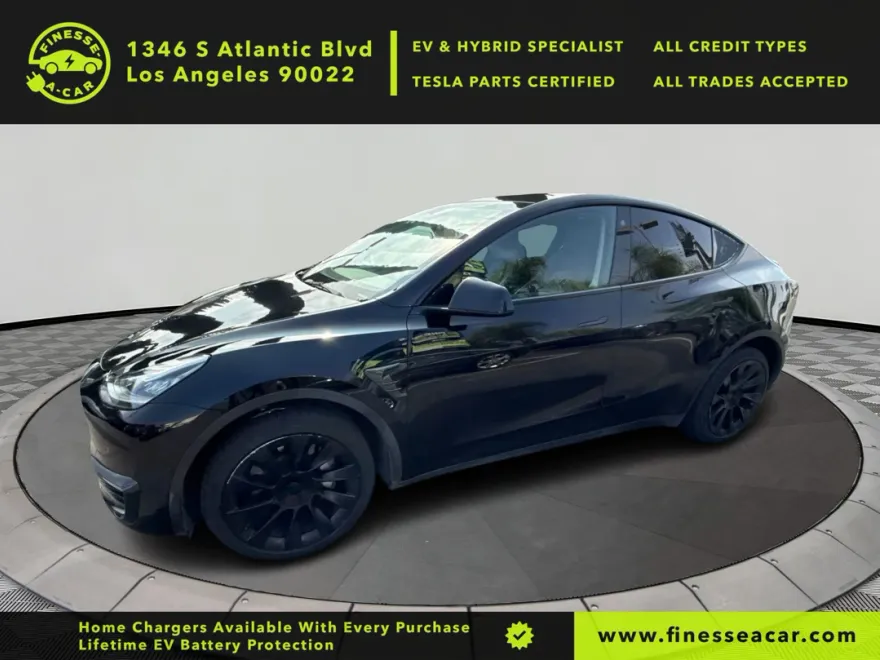 2023 Tesla Model Y Long Range photo 1