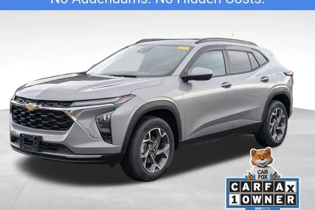 2024 Chevrolet Trax LT photo 1