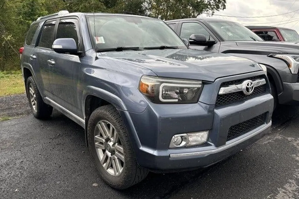 2011 Toyota 4Runner SR5 photo 1