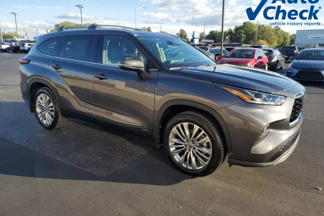2025 Toyota Highlander Hybrid Platinum photo 1