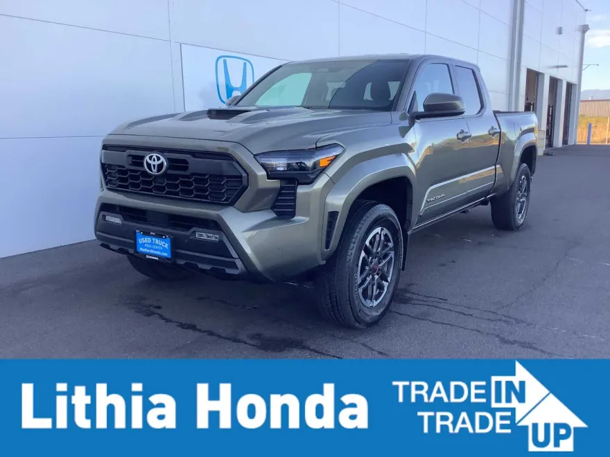 2024 Toyota Tacoma TRD Sport photo 1