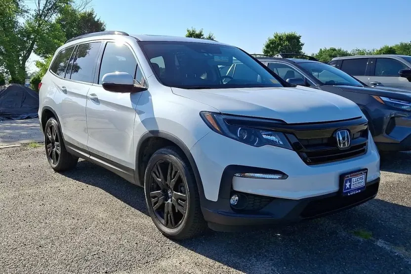 2021 Honda Pilot Special Edition photo 1
