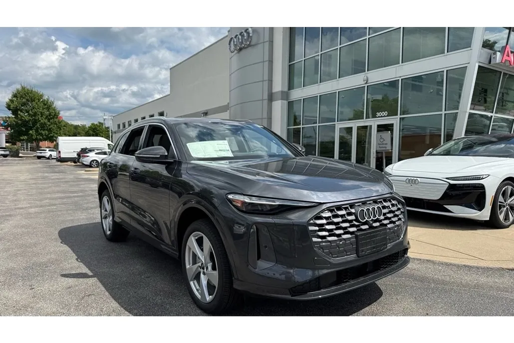 2025 Audi Q5 Premium Plus photo 1