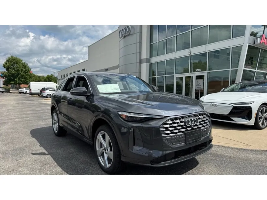 2025 Audi Q5 Premium Plus photo 1