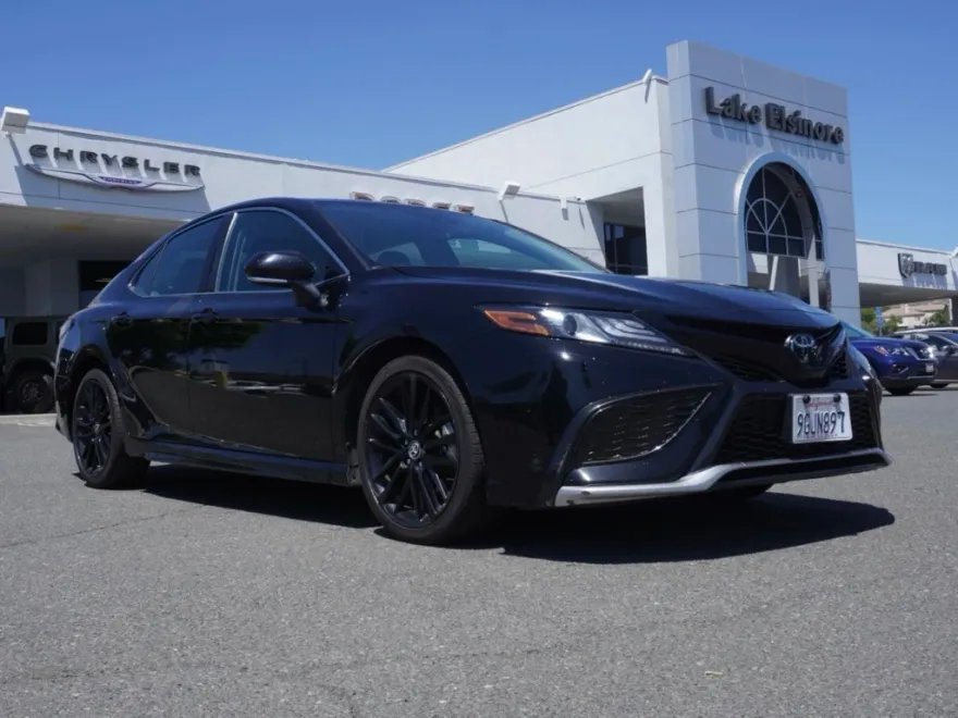2023 Toyota Camry XSE photo 1