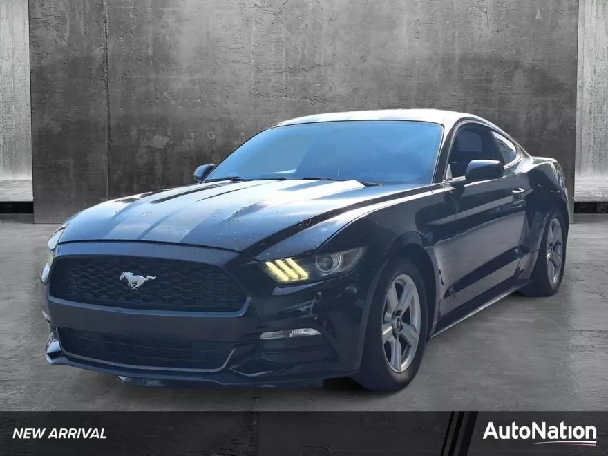 2016 Ford Mustang V6 photo 1
