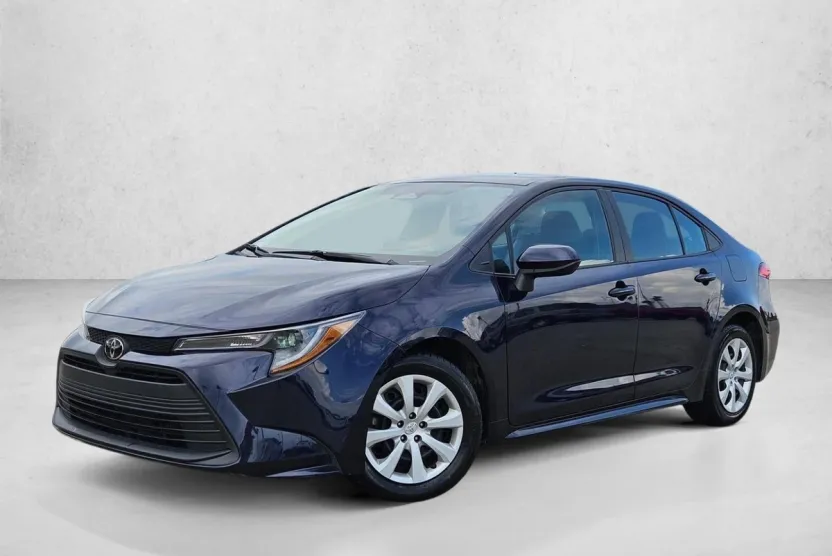 2023 Toyota Corolla LE photo 1