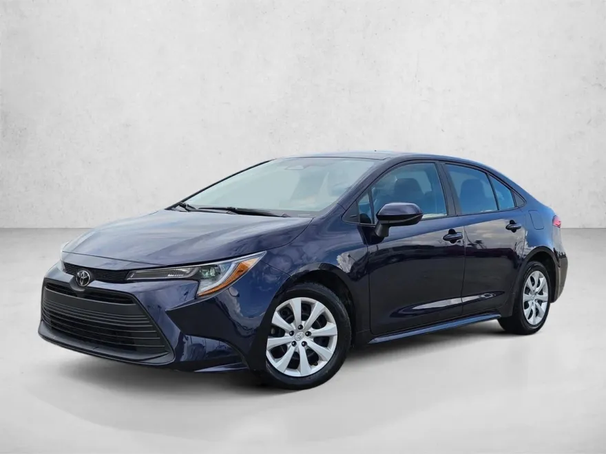 2023 Toyota Corolla LE photo 1