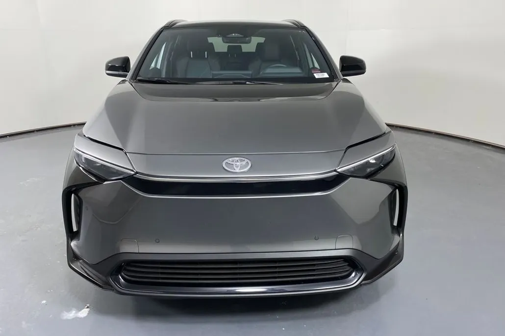 2024 Toyota bZ4X XLE photo 1
