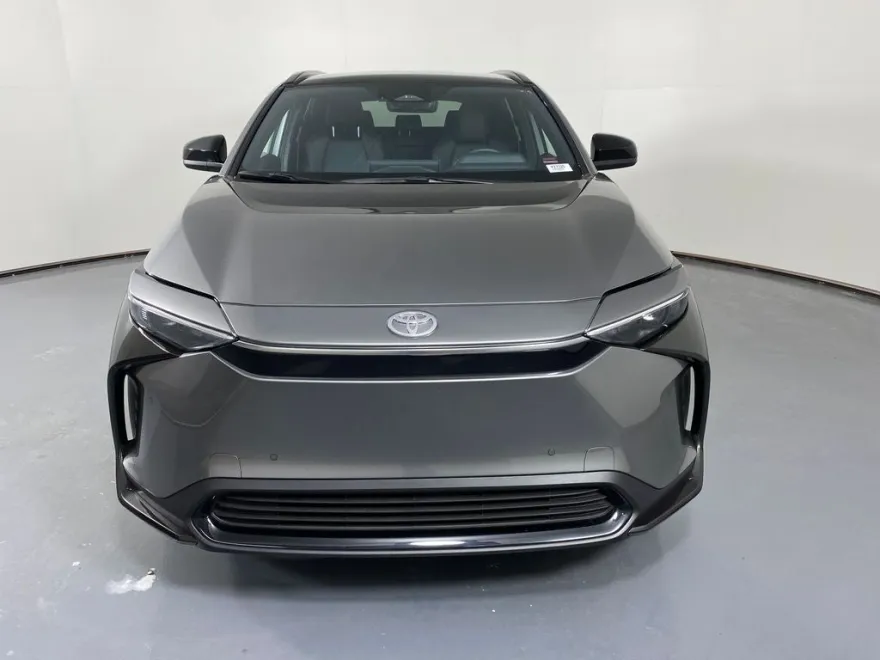 2024 Toyota bZ4X XLE photo 1