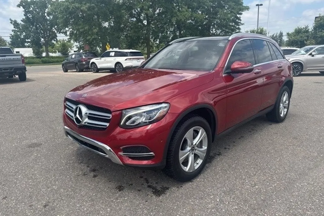 2018 Mercedes Benz GLC 300 photo 1