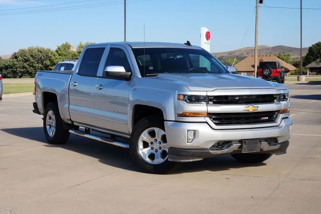 2017 Chevrolet Silverado 1500 LT2 photo 1