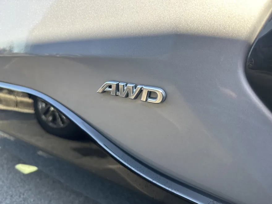 2025 Toyota RAV4 Hybrid XSE photo 1