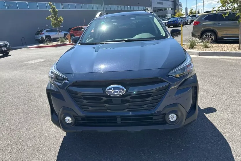 2025 Subaru Outback Premium photo 1
