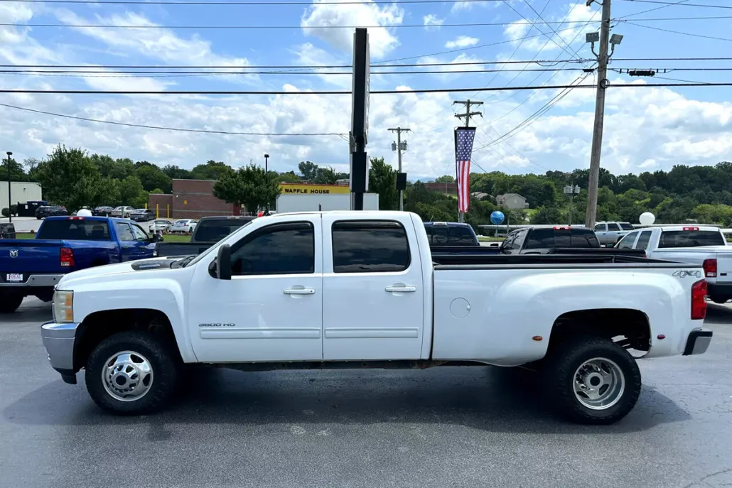 2011 Chevrolet Silverado 3500HD LTZ photo 1