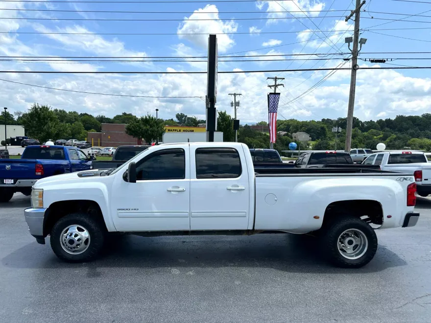 2011 Chevrolet Silverado 3500HD LTZ photo 1