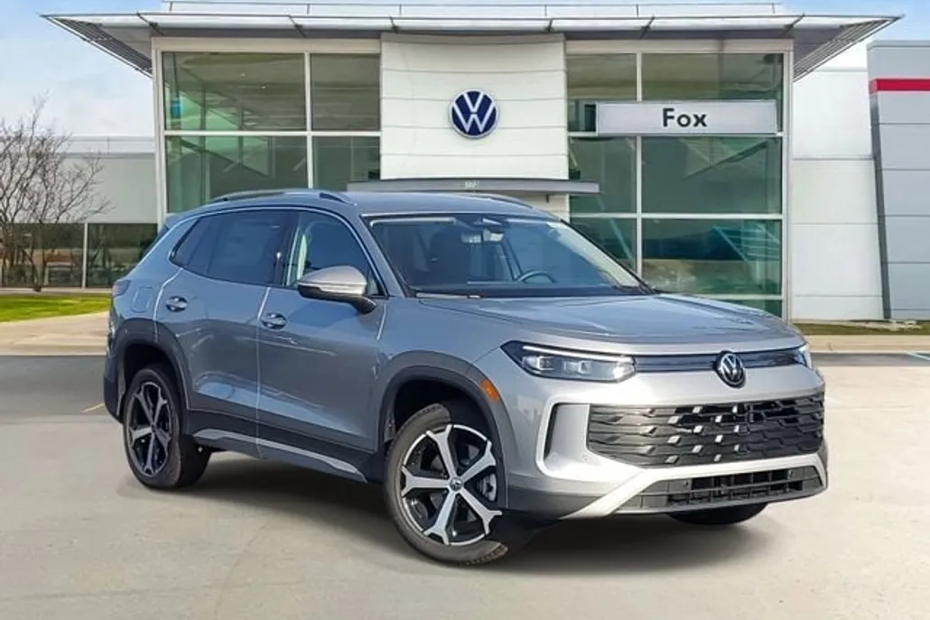 2025 Volkswagen Tiguan SE photo 1