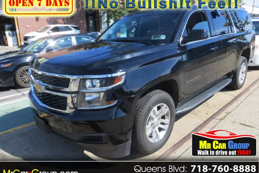 2020 Chevrolet Suburban LT photo 1
