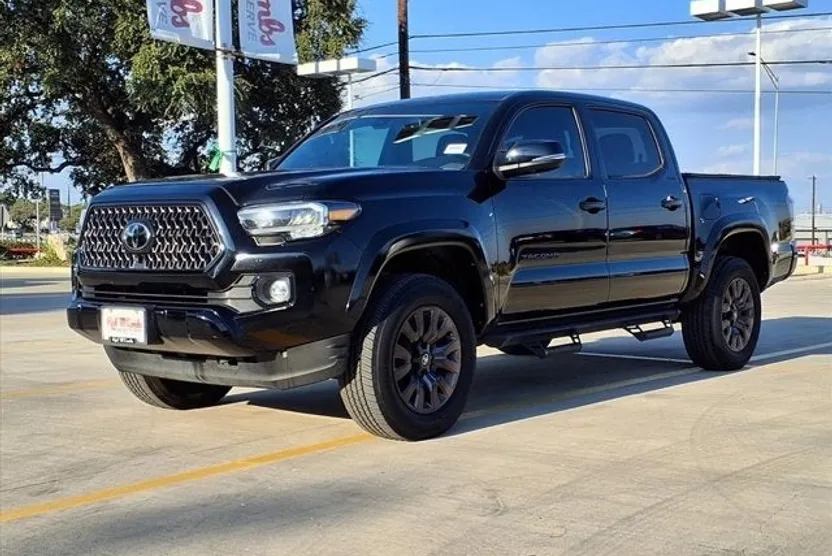 2021 Toyota Tacoma Limited photo 1