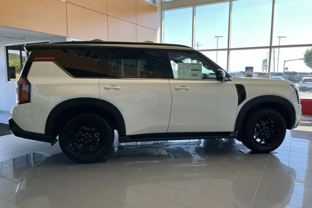 2025 Nissan Armada photo 1