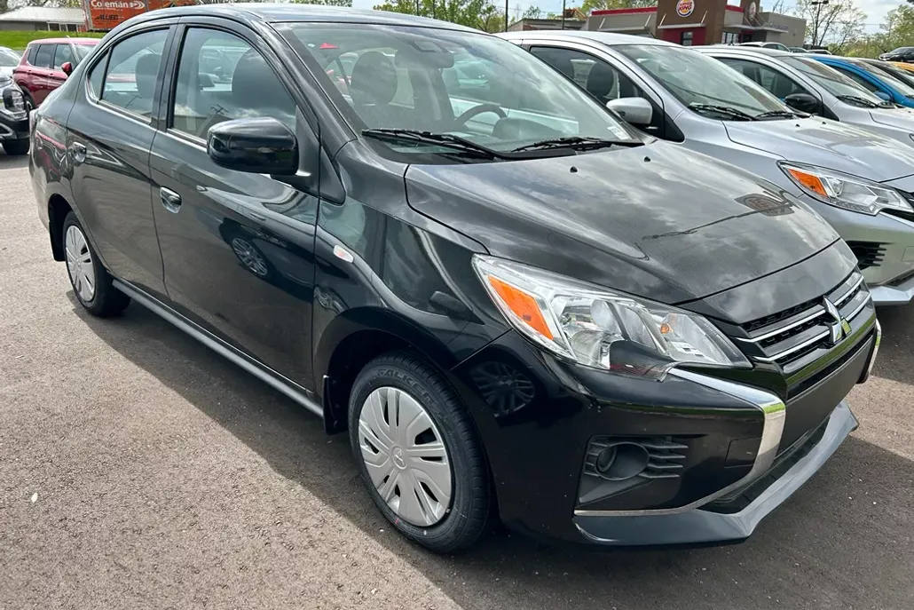2024 Mitsubishi Mirage G4 ES photo 1