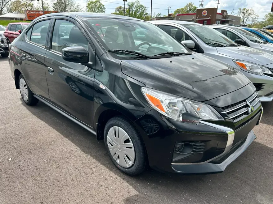 2024 Mitsubishi Mirage G4 ES photo 1