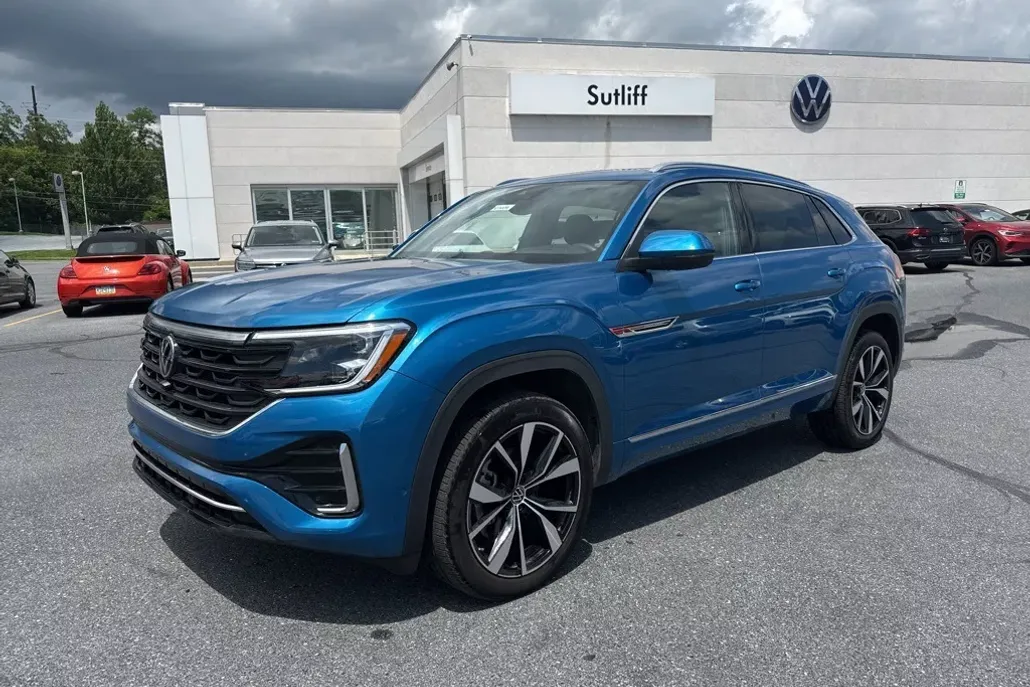 2025 Volkswagen Atlas Cross Sport SEL Premium R-Line photo 1