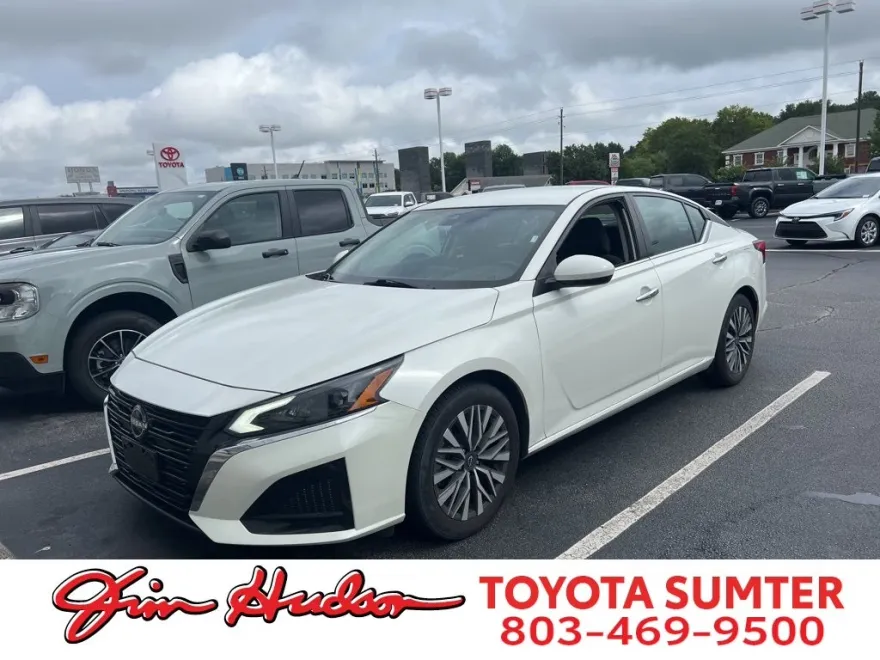 2023 Nissan Altima 2.5 SV photo 1